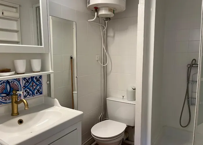 T3 Climatise Avec Terrasse, Proche & Parking Prive - 4/6 Pers, - Fr-1-796-7 Apartment *